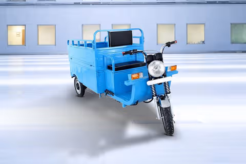 atut-sangam-three-wheeler-battery-loader